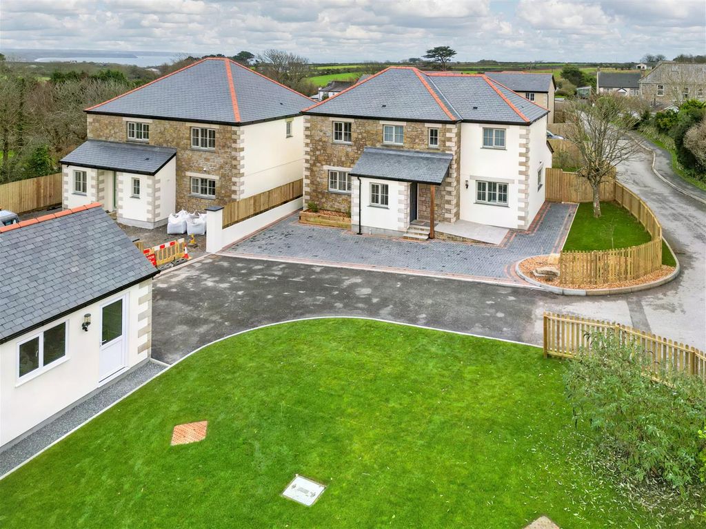 New home, 4 bed detached house for sale in Lowarth Sevi, Ashton