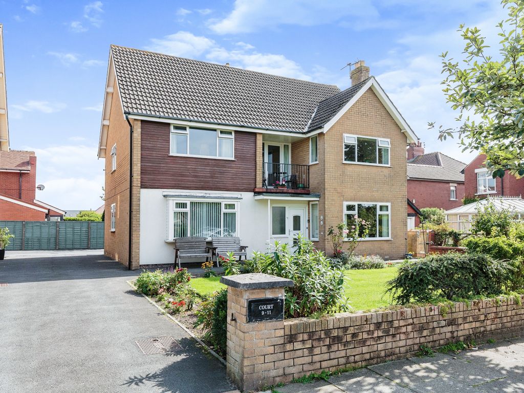 2 bed flat for sale in Denford Avenue, Lytham St. Annes, Lancashire FY8