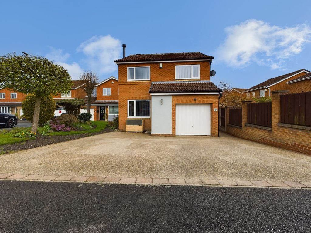 4 bed detached house for sale in Brook Close, Ossett WF5 Zoopla