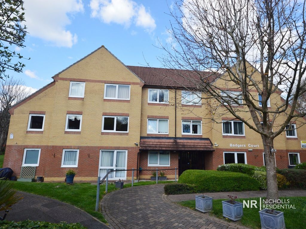 1 bed flat for sale in The Grove, Epsom, Surrey. KT17 Zoopla