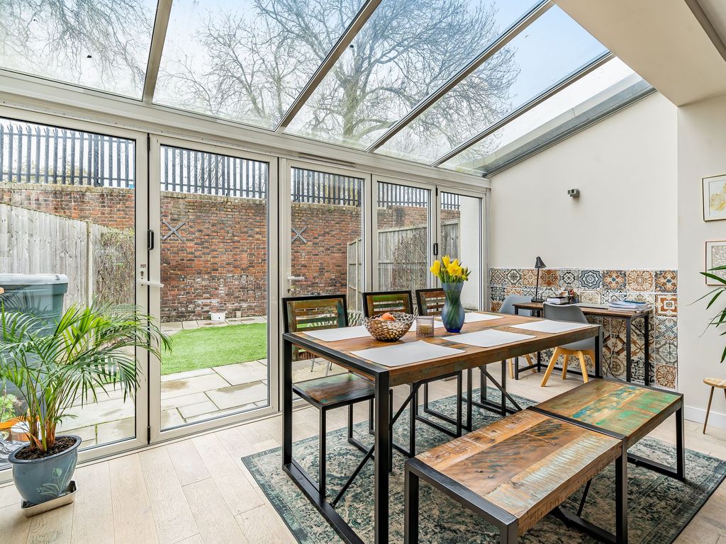 3 bed town house for sale in St. Leonards Road, Windsor SL4, £700,000