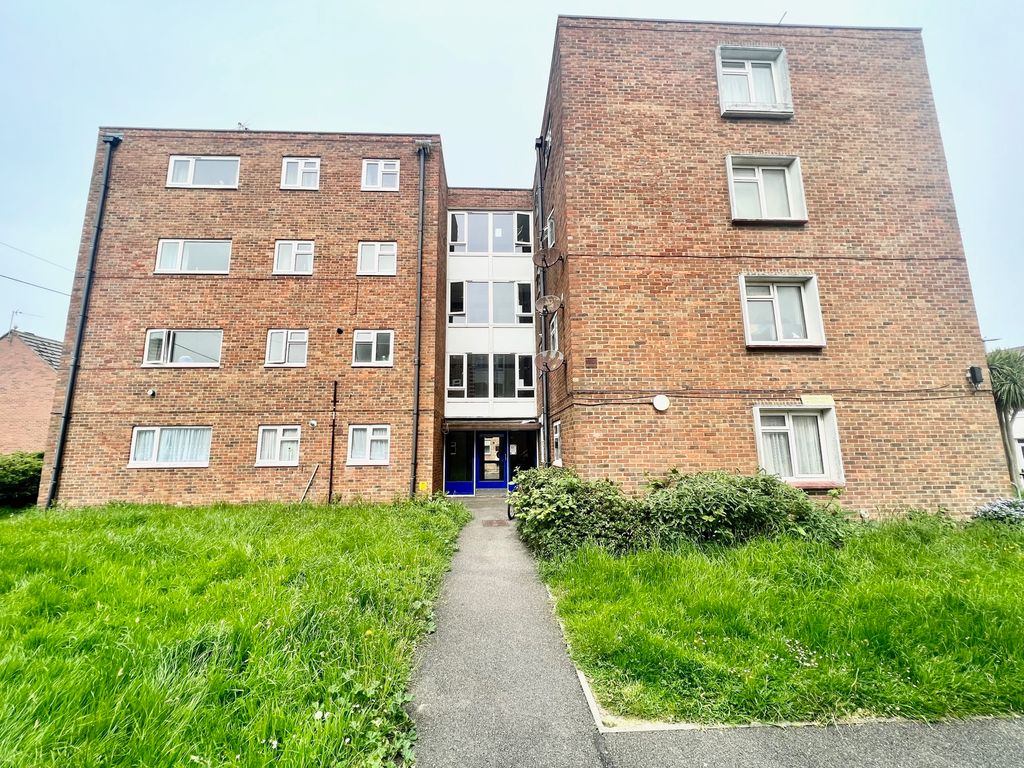 Studio for sale in Leslie Street, Eastbourne BN22 Zoopla