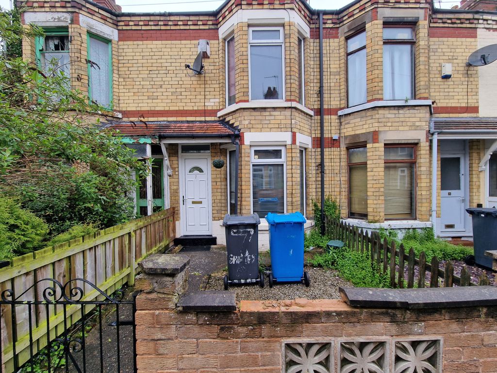 2 bed terraced house to rent in Shirley Avenue, Perth Street West HU5