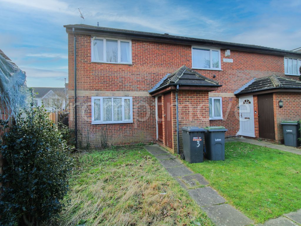 1 bed property for sale in Alder Crescent, Luton LU3, £140,000 Zoopla