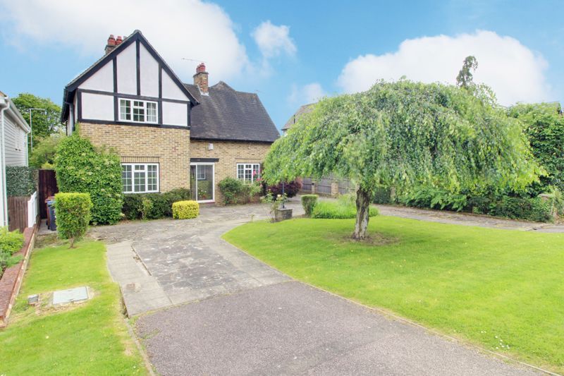 4 bed detached house for sale in Tolmers Road, Cuffley, Potters Bar EN6