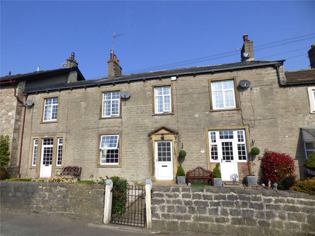 3 bed terraced house to rent in Sunnymeade, Main Street, Gisburn