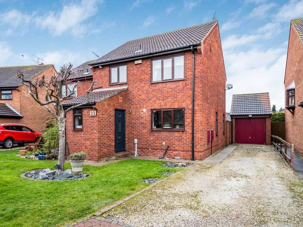 3 bed semidetached house for sale in The Vale, Beverley Parklands