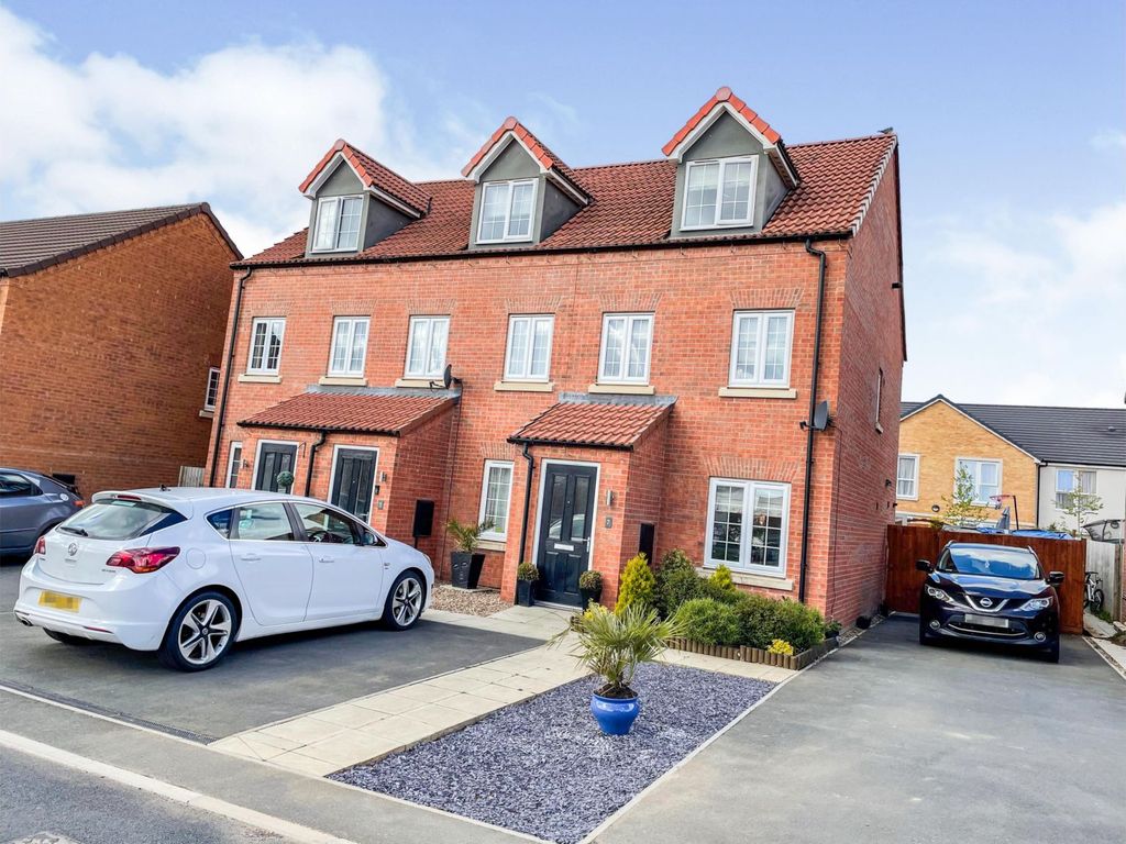3 bed town house for sale in Snow Close, Holdingham, Sleaford NG34 - Zoopla
