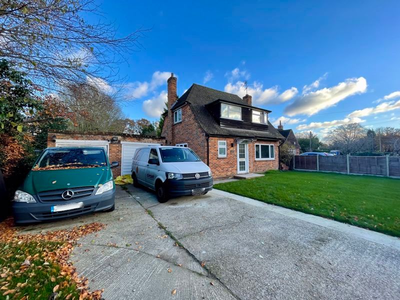 3 bed detached house for sale in Cherry Tree Road, Beaconsfield HP9