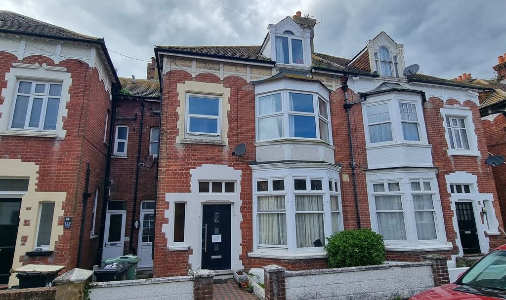 2 bed flat for sale in Linden Road, BexhillOnSea TN40, £249,950 Zoopla