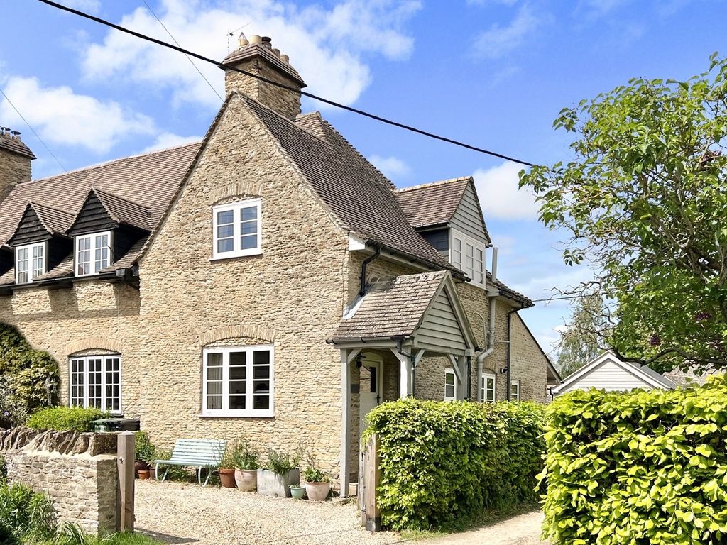 3 bed cottage for sale in Summerside, Buckland SN7 Zoopla