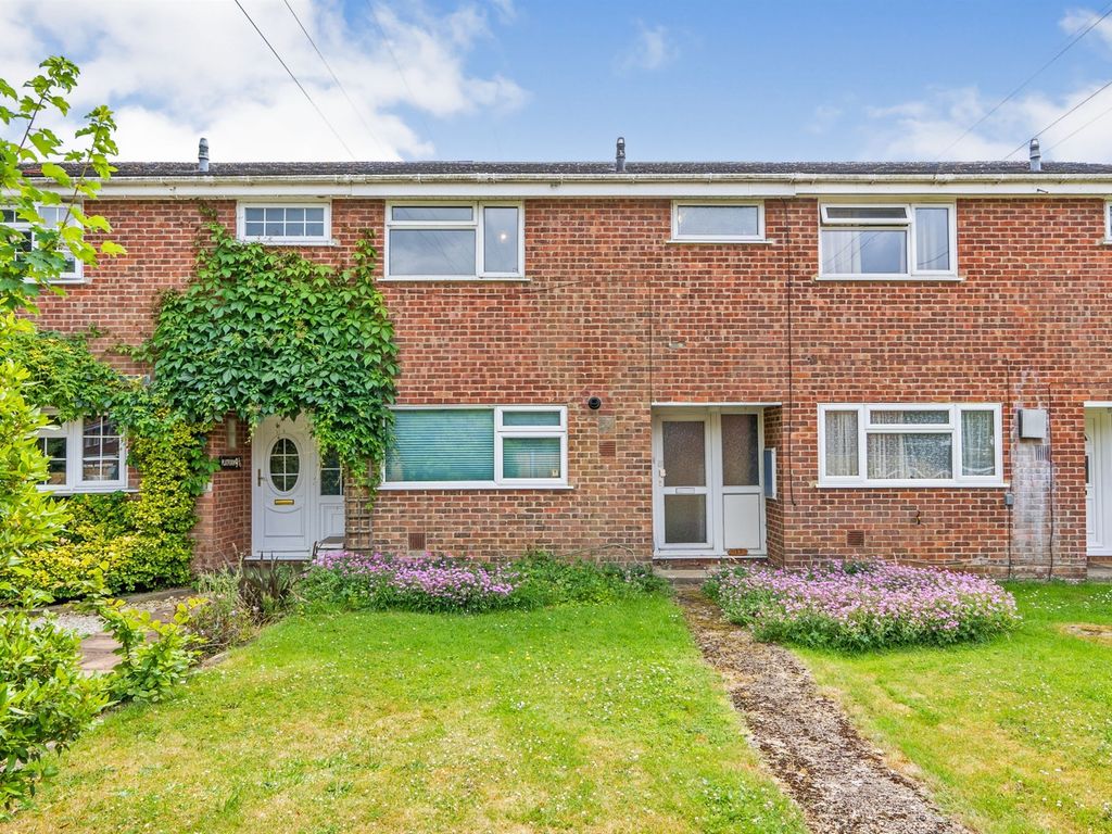 3 bed terraced house for sale in Fontwell Close, Calmore, Southampton