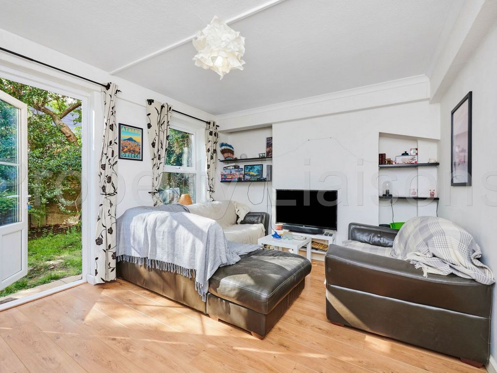 2 bed flat for sale in Riverside Mansions, Milk Yard, Wapping E1W Zoopla