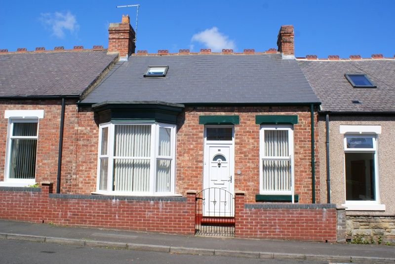 3 bed terraced house to rent in Henderson Road, St Gabriels SR4, St