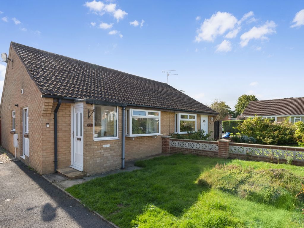 2 bed bungalow for sale in Constable Close, Yeovil BA21, £250,000 Zoopla