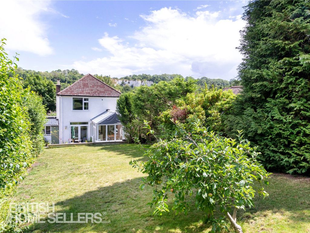 3 bed detached house for sale in Valley Road, Kenley CR8 Zoopla