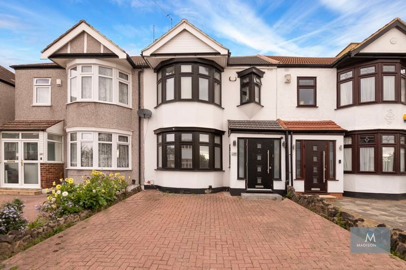 3 bed terraced house for sale in New North Road, Ilford IG6 Zoopla