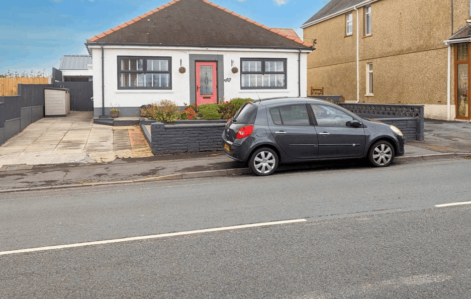3 bed bungalow for sale in Cross Hands Road, Gorslas, Llanelli SA14, £