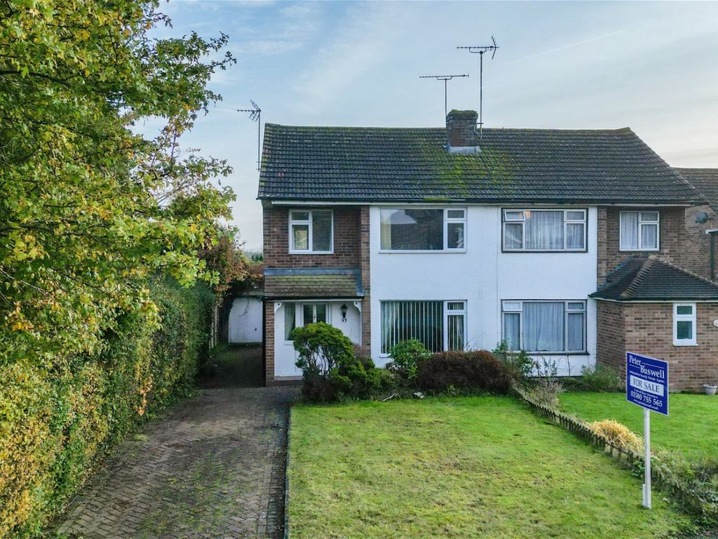 3 bed semidetached house for sale in Wheatfield Way, Cranbrook TN17, £