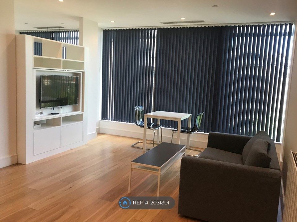 1 bed flat to rent in Staines Road, Hounslow TW3, £1,450 pcm Zoopla