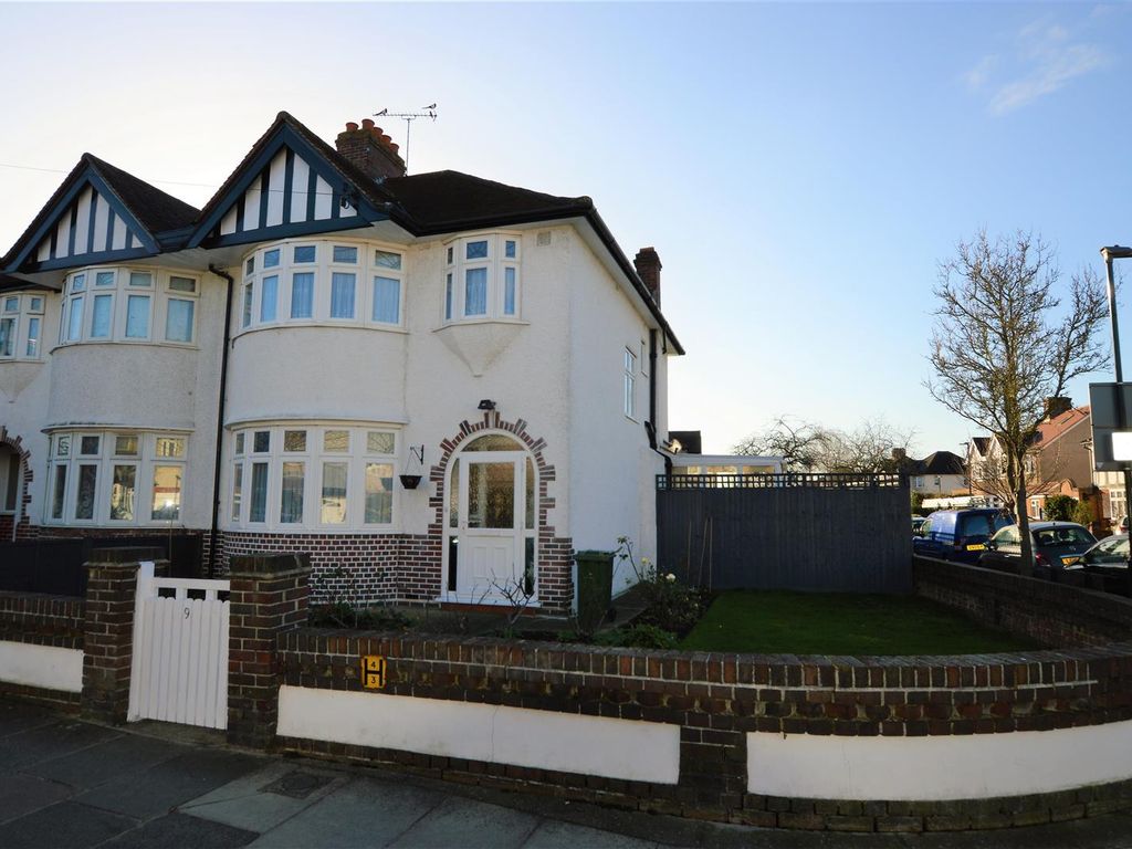 3 bed semidetached house for sale in Montrose Avenue, Whitton