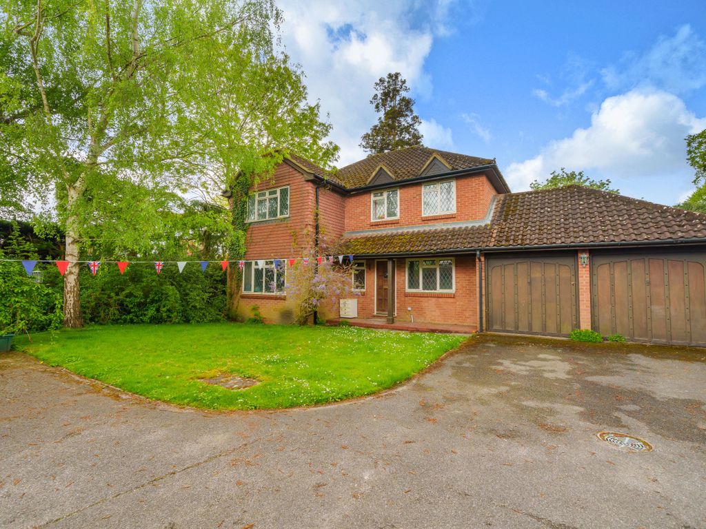 4 bed detached house for sale in Woking, Surrey GU21 Zoopla