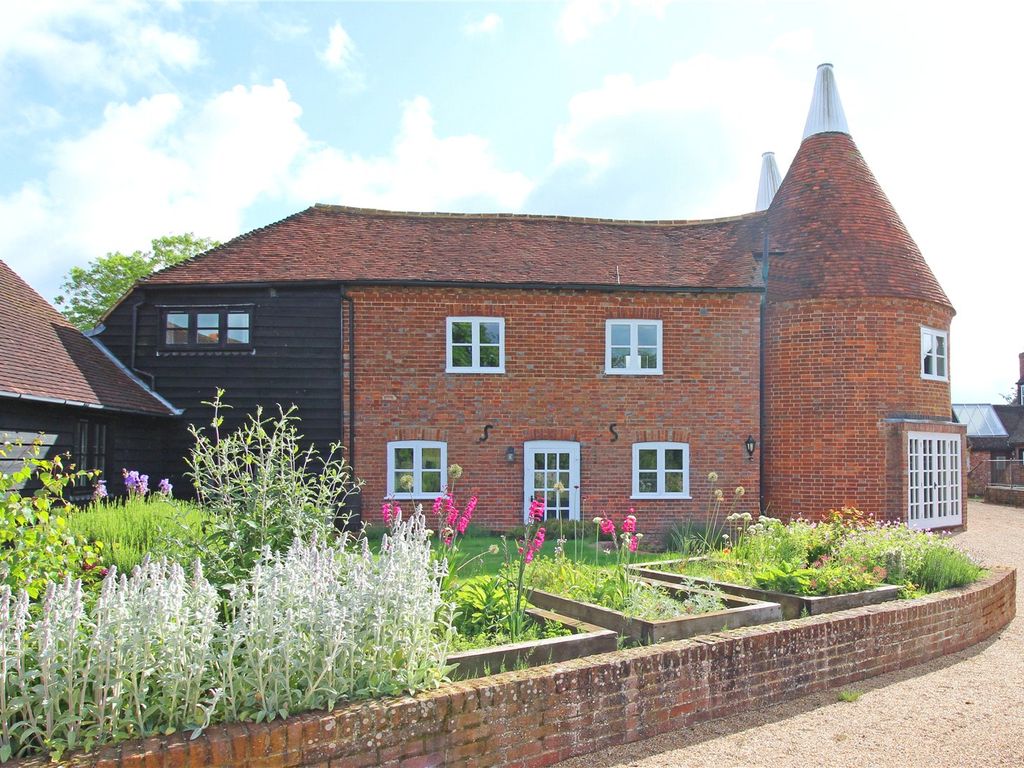 5 bed property for sale in Morleys Road, Weald, Sevenoaks, Kent TN14, £