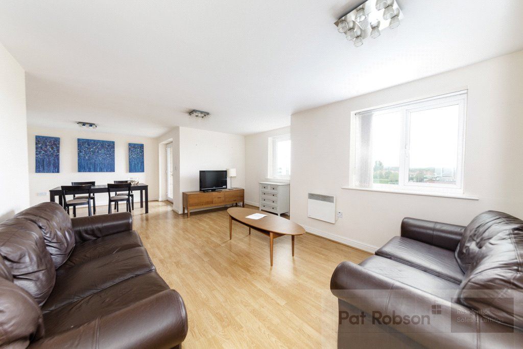 2 bed flat to rent in Knightsbridge Court, Gosforth, Newcastle Upon