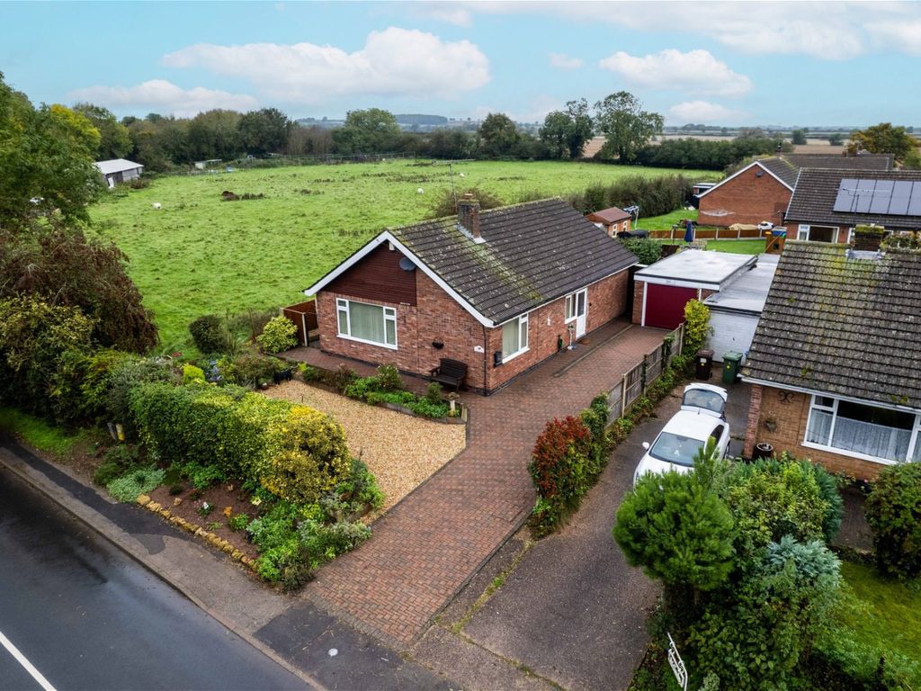 2 bed bungalow for sale in Main Street, North Leverton, Retford DN22, £