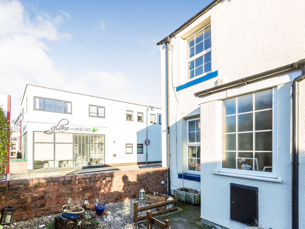 2 bed end terrace house for sale in Station Road, Bamber Bridge