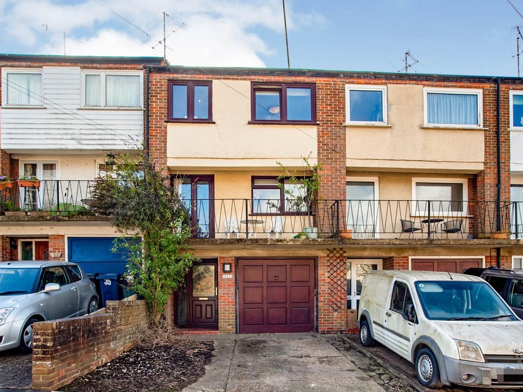 3 bed town house for sale in Russell Court, Chesham HP5 Zoopla