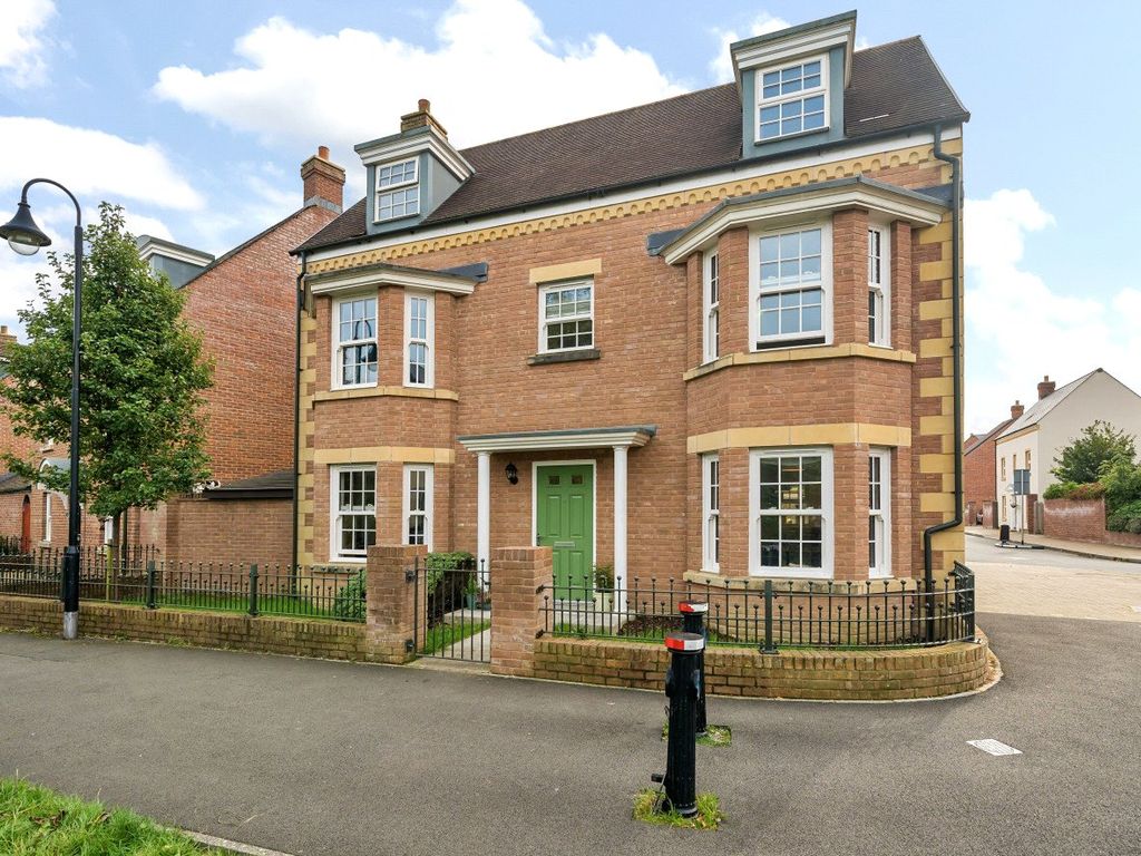 5 bed detached house for sale in Lohart Lane, East Wichel, Swindon SN1