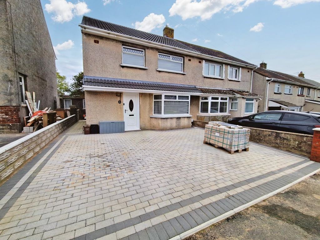 3 bed semidetached house for sale in Heol Yr Ysgol, Bridgend CF31, £