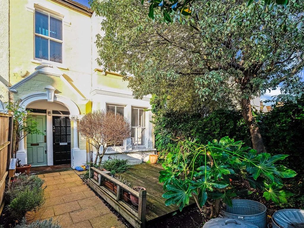 Colehill Lane, London SW6  