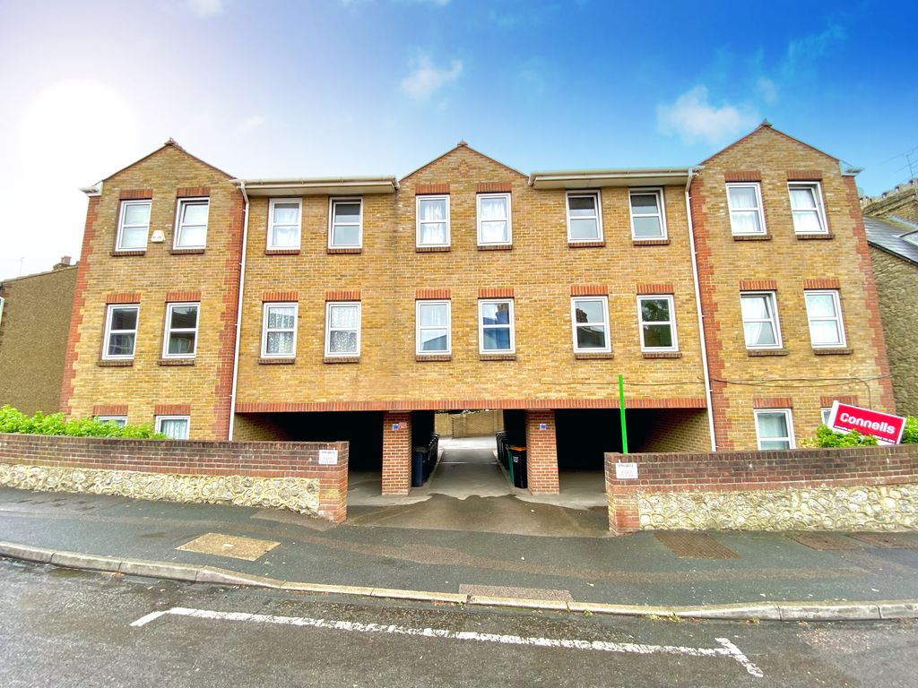 1 bed flat to rent in Hartnup Street, Maidstone, Kent ME16, £775 pcm