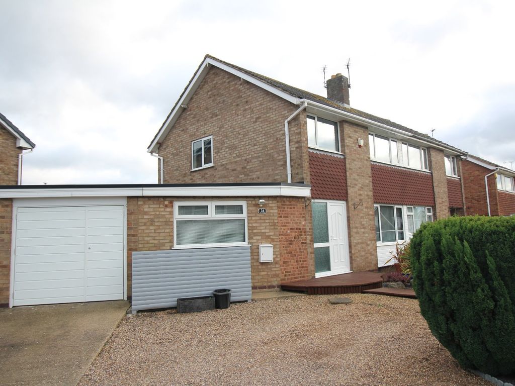 3 bed semidetached house for sale in Severn Road, Bulkington, Bedworth
