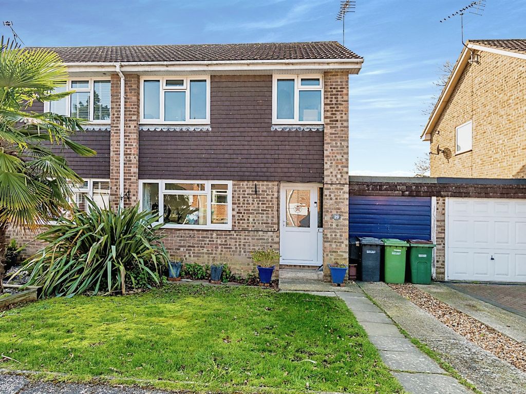 3 bed semidetached house for sale in Beaver Drive,