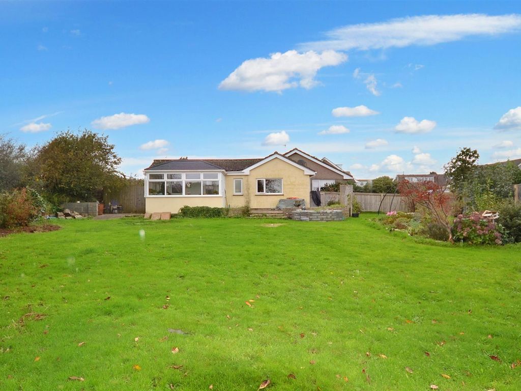 4 bed detached bungalow for sale in Green Close, Steynton, Milford