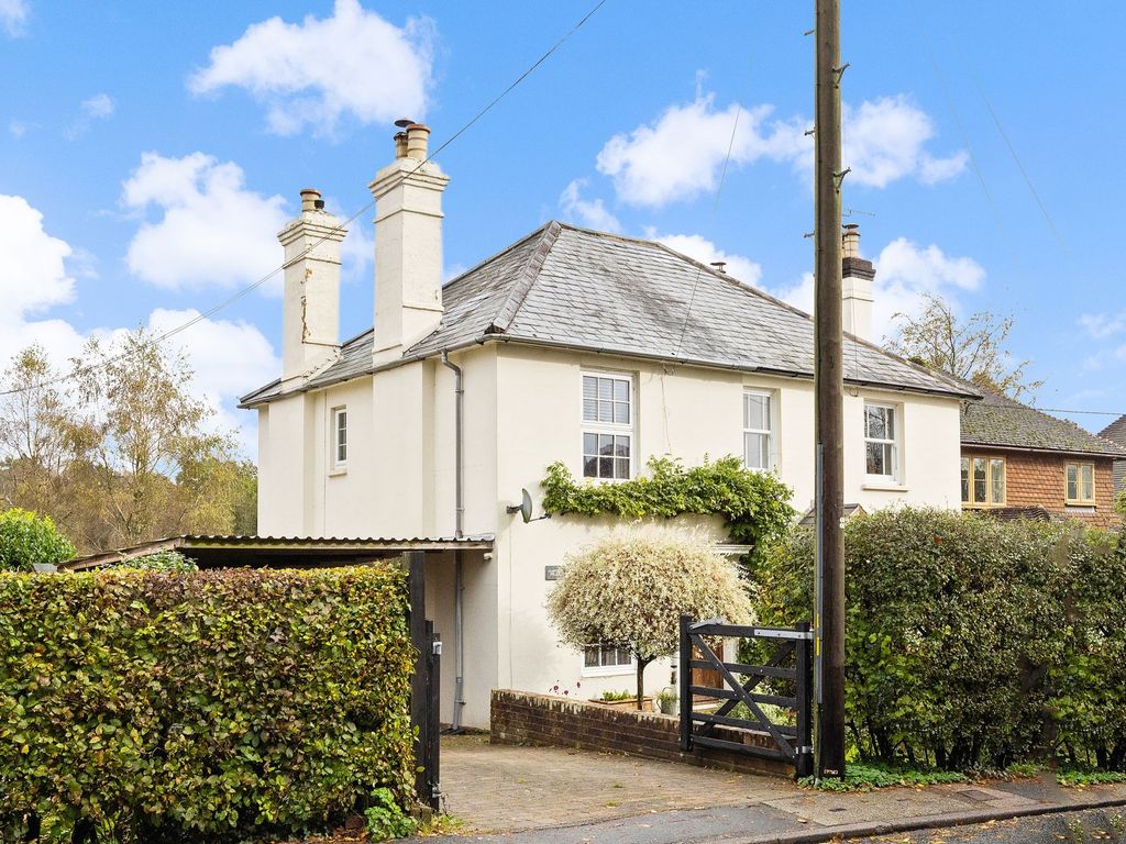 2 bed semidetached house for sale in Beaconsfield Road, Chelwood Gate