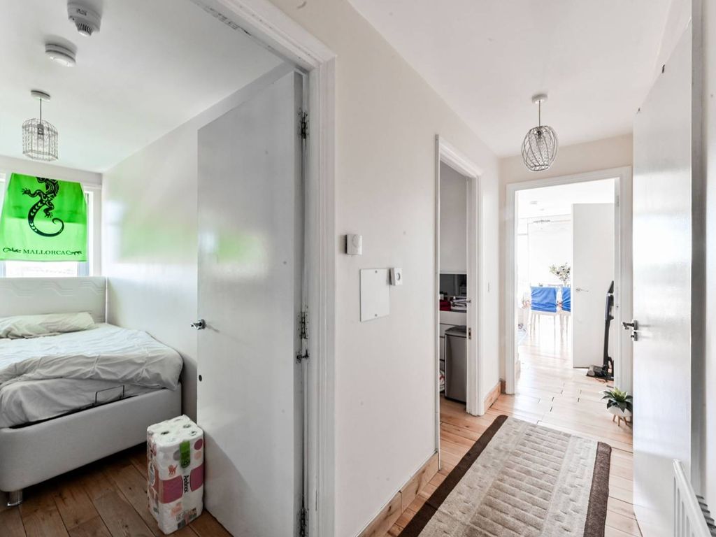 2 bed flat for sale in The Roundway, Tottenham, London N17, £187,000