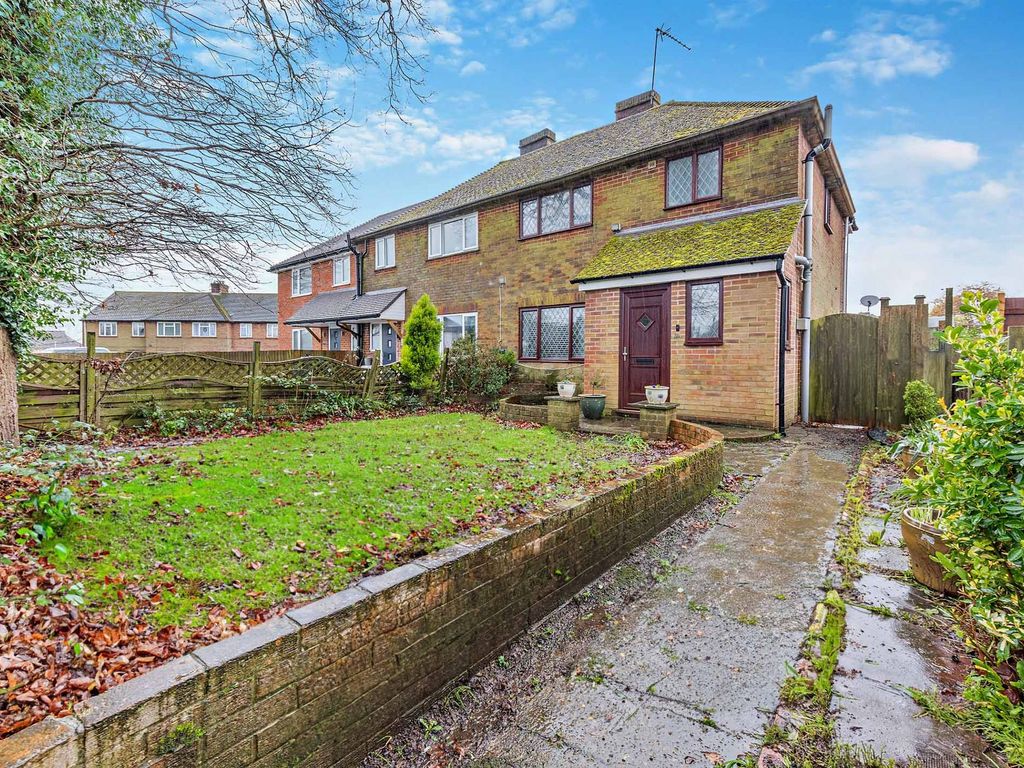 3 bed end terrace house for sale in Greenstede Avenue, East Grinstead RH19, £425,000 Zoopla