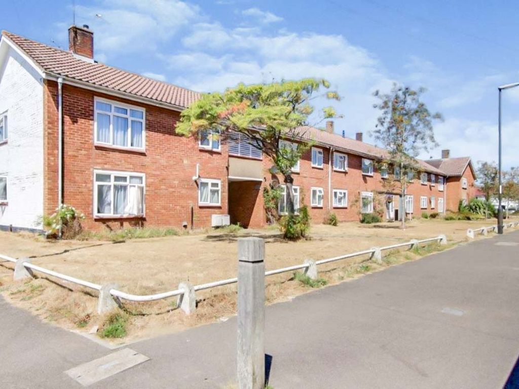 2 bed flat for sale in Loxwood Walk, Crawley RH11 Zoopla