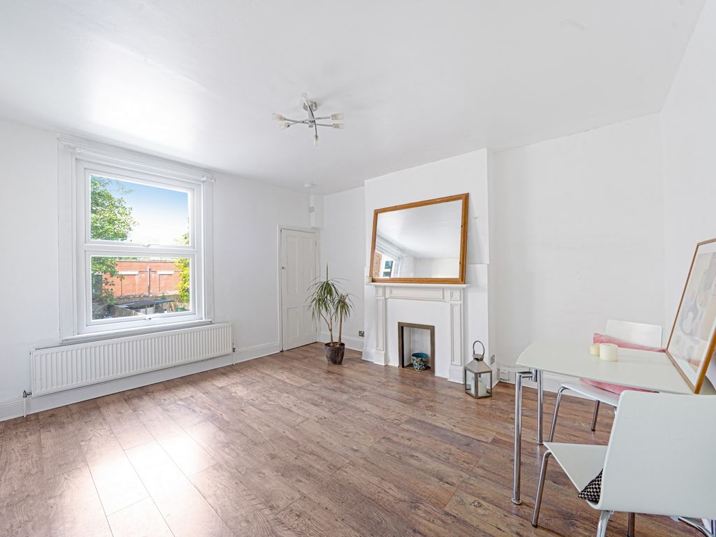 1 bed flat for sale in St Andrews Road, Willesden NW10, £300,000 Zoopla