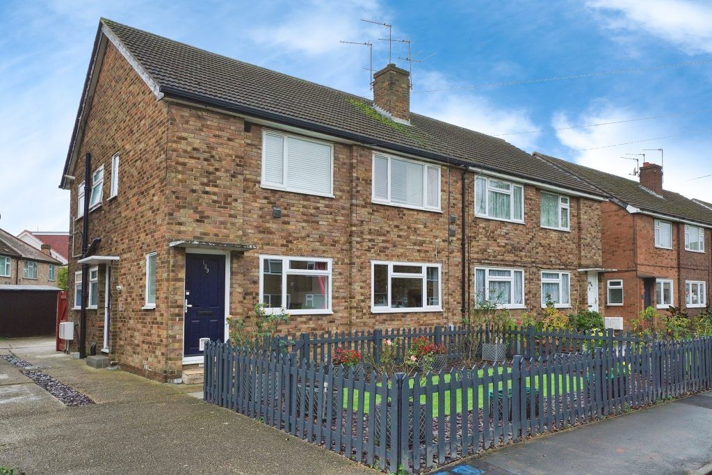 2 bed flat for sale in Field Road, Feltham Middx TW14, £245,000 Zoopla