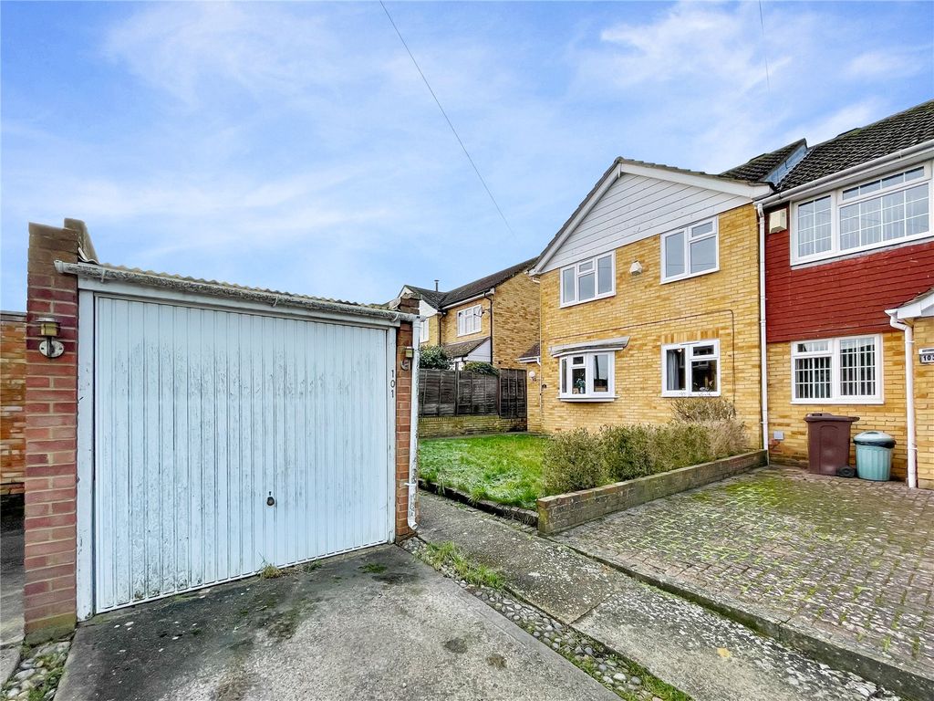3 bed end terrace house for sale in Macklands Way, Rainham, Gillingham