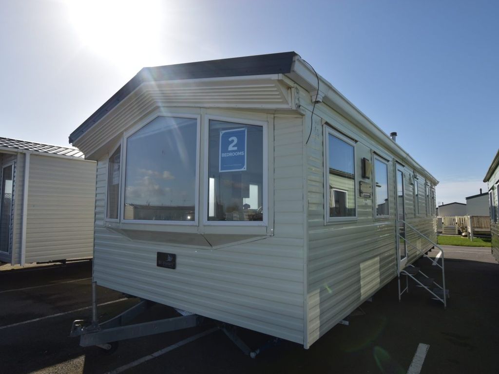 2 bed property for sale in ClactonOnSea CO15 Zoopla