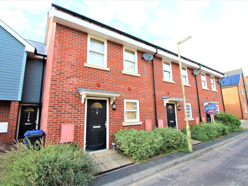 3 bed town house for sale in St. James Close, Fleet GU51 Zoopla