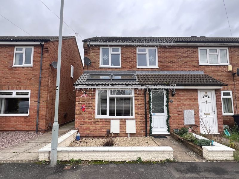 3 bed semidetached house for sale in Leven Close, Longlevens