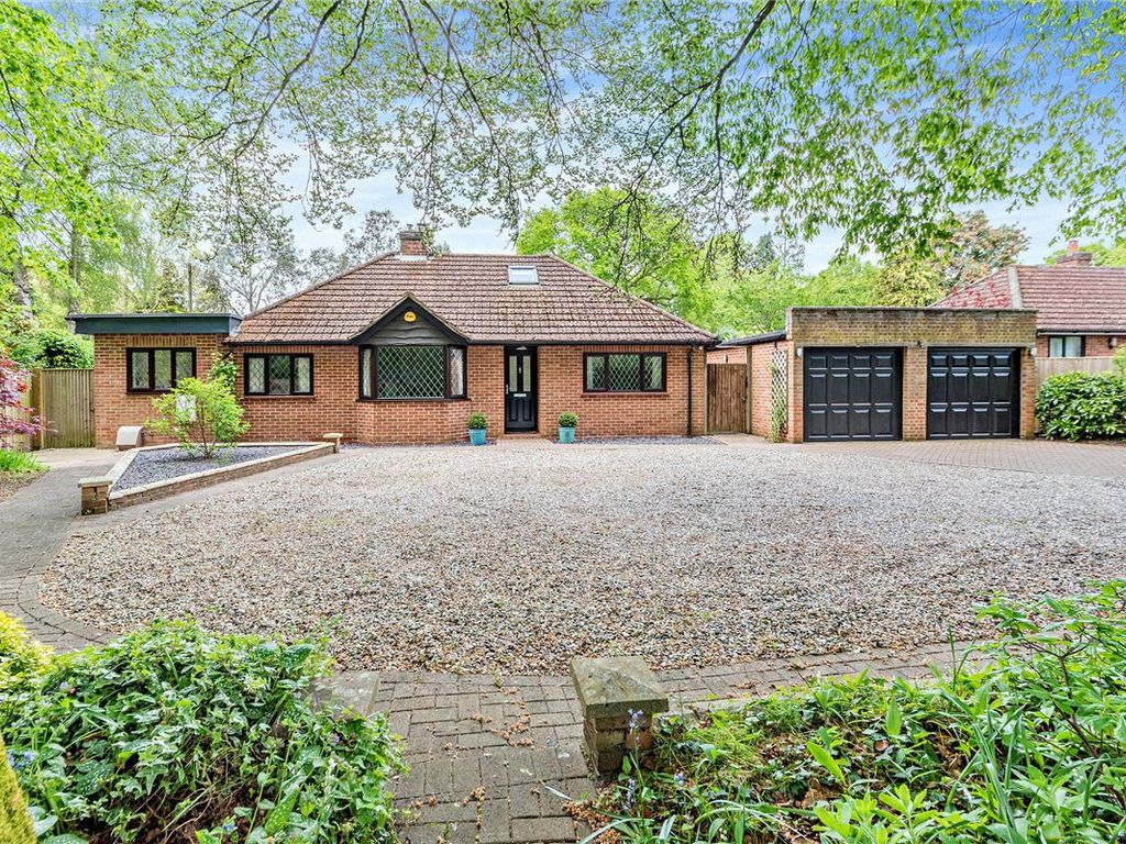 4 bed detached house for sale in Newbury Road, Hermitage, Thatcham