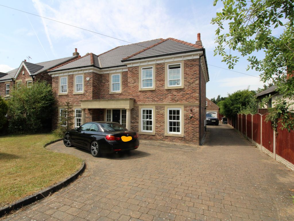 6 bed detached house for sale in Ellers Road, Bessacarr, Doncaster DN4